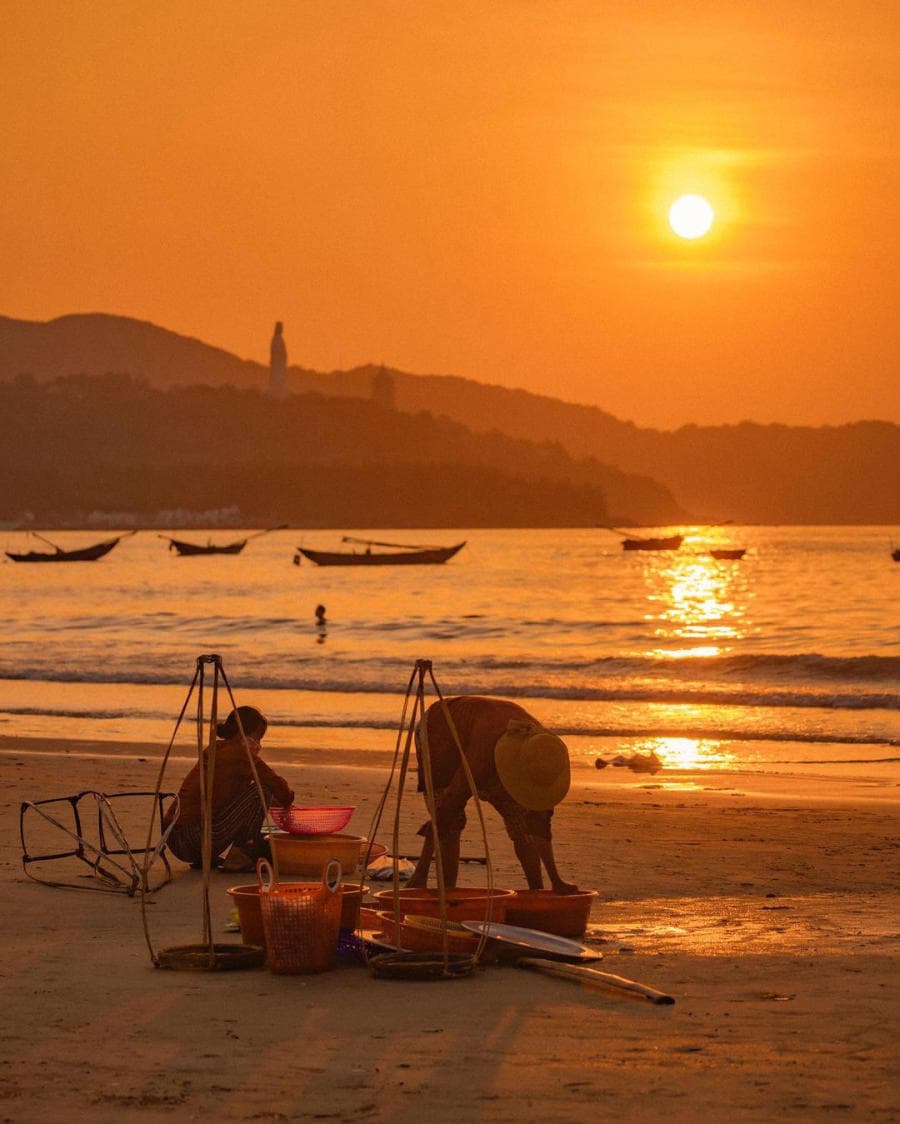 My Khe Beach - Catch the Fishermen at Sunrise - Photo 2