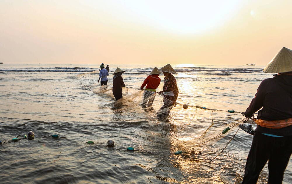 My Khe Beach - Catch the Fishermen at Sunrise - Photo 3